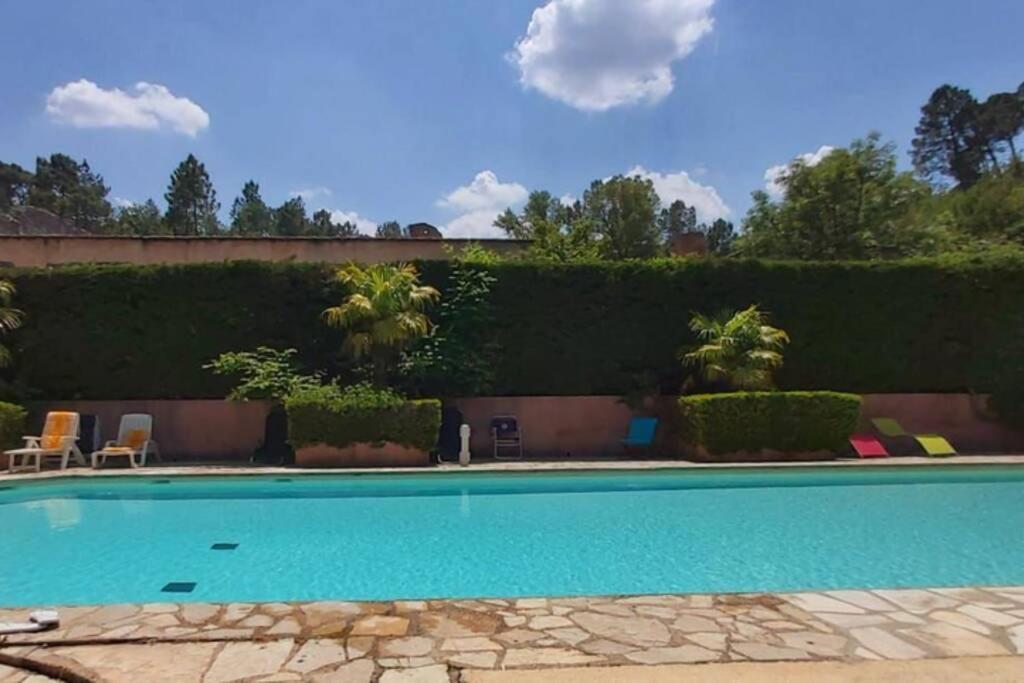 Eblouissant Appartement Au Calme D'Une Residence Avec Piscine Idealement Situe Au Pied Du Colorado Provencal Dans Le Prestigieux Luberon Рустрел Екстериор снимка